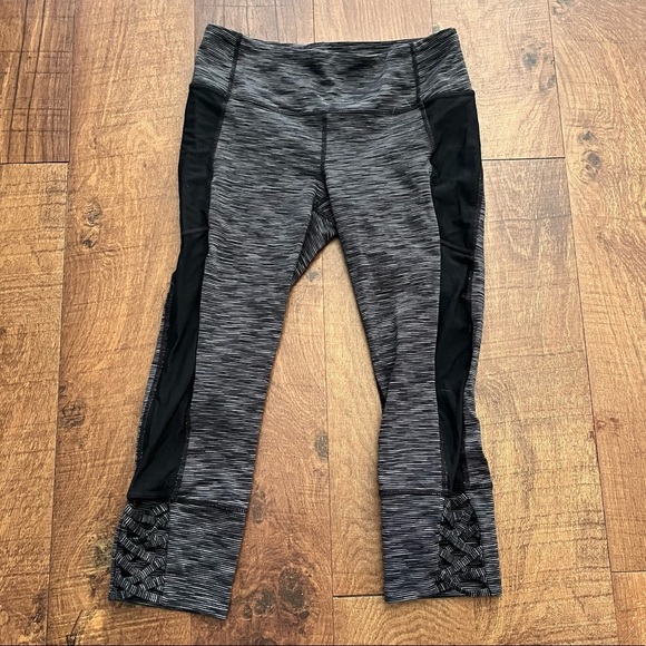 Athleta Womens cropped leggings Sz small lattice design black/gray heathered - Picture 1 of 7